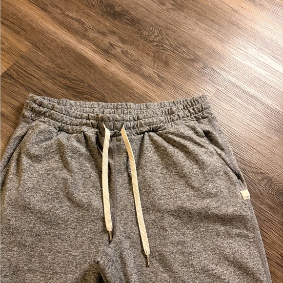 Vuori Heathered Gray Joggers - Picture 4 of 7